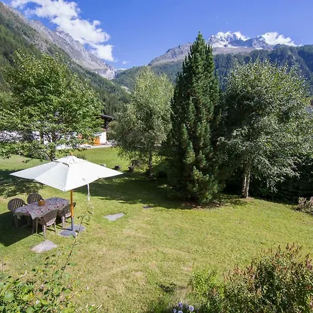 Chalet Sainte-foy-l'argentiere Chalet Sleeps 6 Chamonix