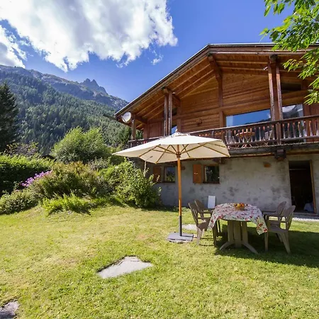 Chalet Sainte-foy-l'argentiere Chalet Sleeps 6 *