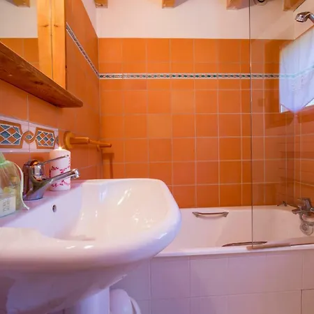 Chalet Sainte-foy-l'argentiere Chalet Sleeps 6 Chamonix